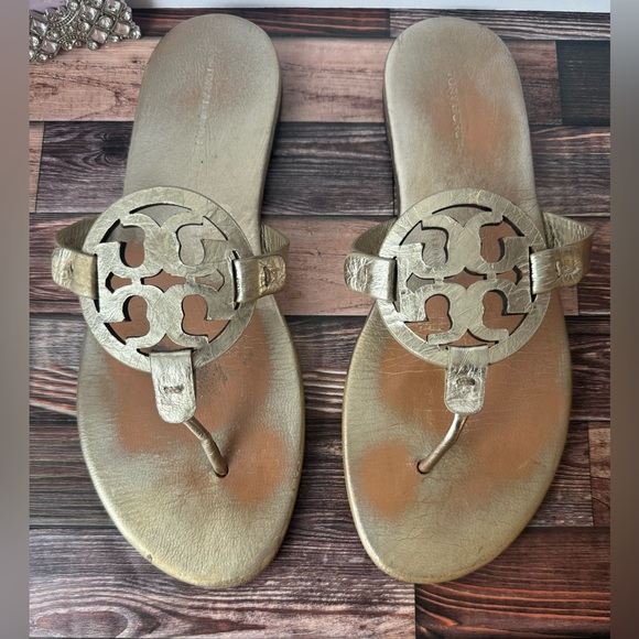 Tory Burch Miller Leather Thong Sandals Gold 10M - Picture 1 of 10